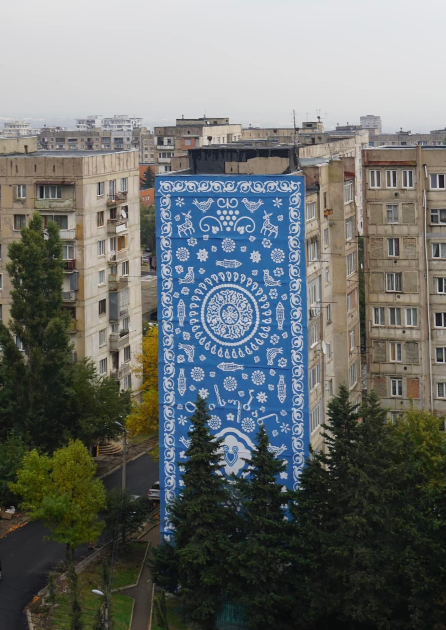 Blue Tablecloth - Tina Chertova & Nanina Andguladze