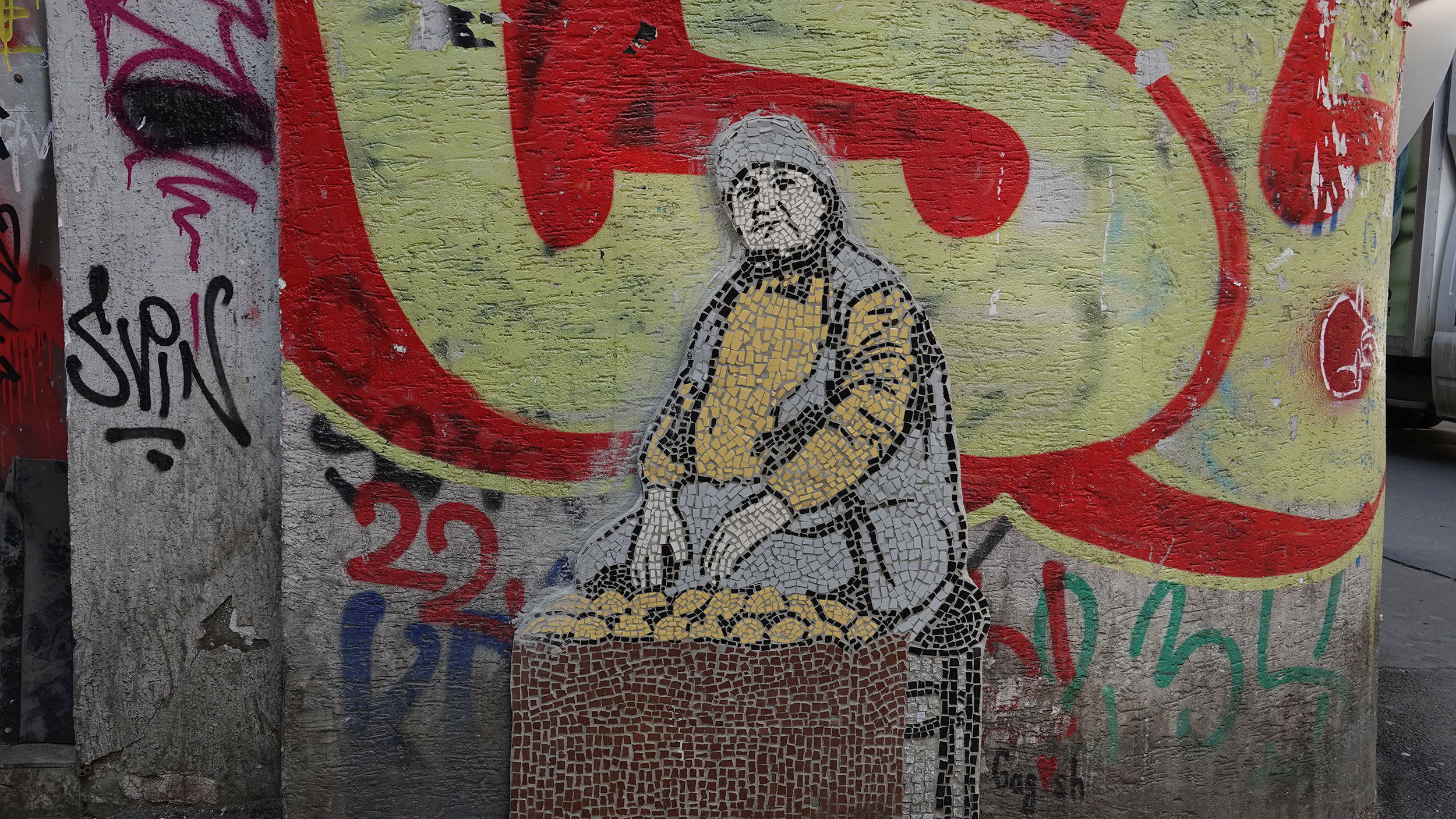 Elderly Woman selling Lemons - Gagosh